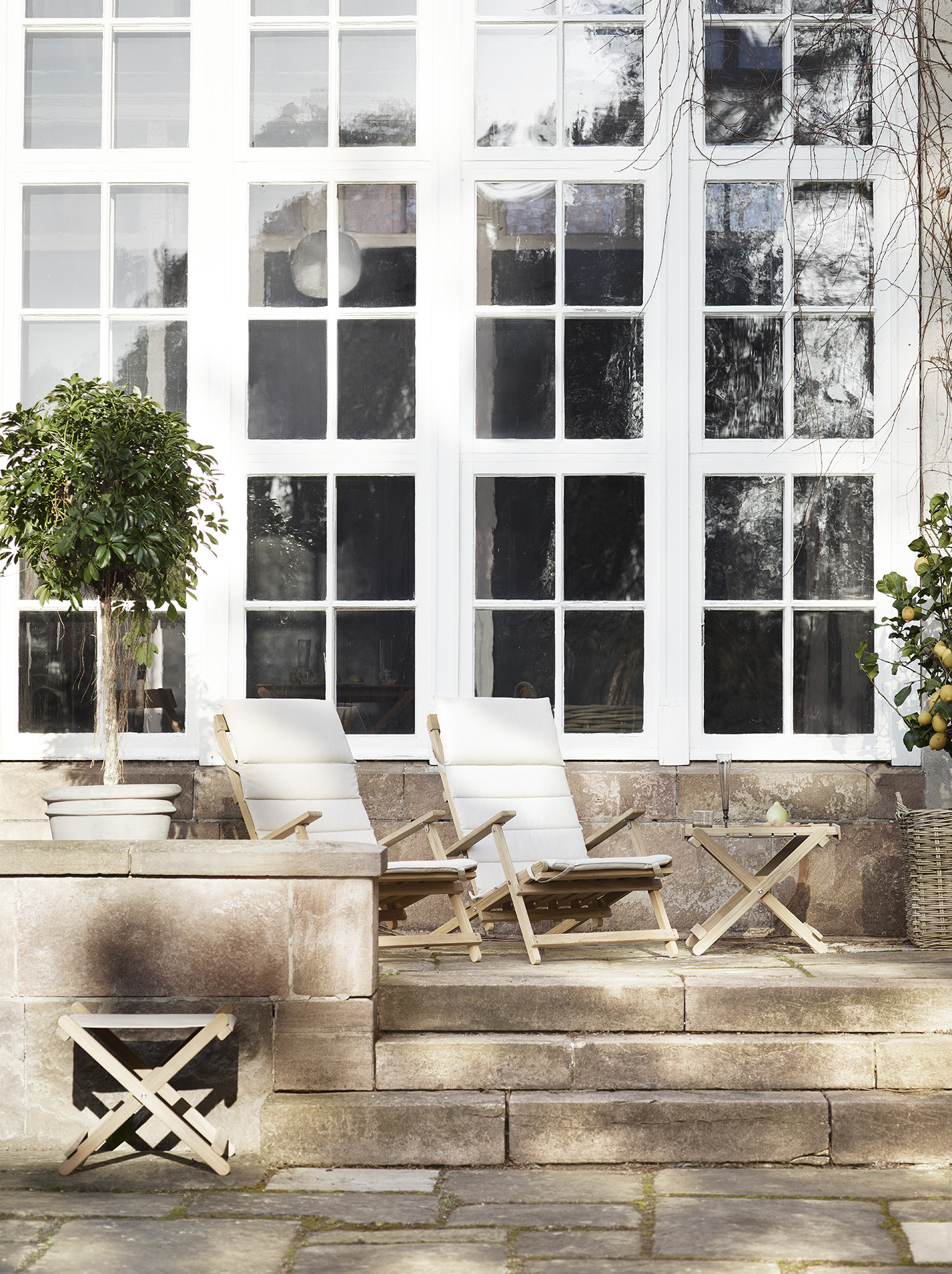 Carl Hansen & Søn's indoor/outdoor collection - with design classics