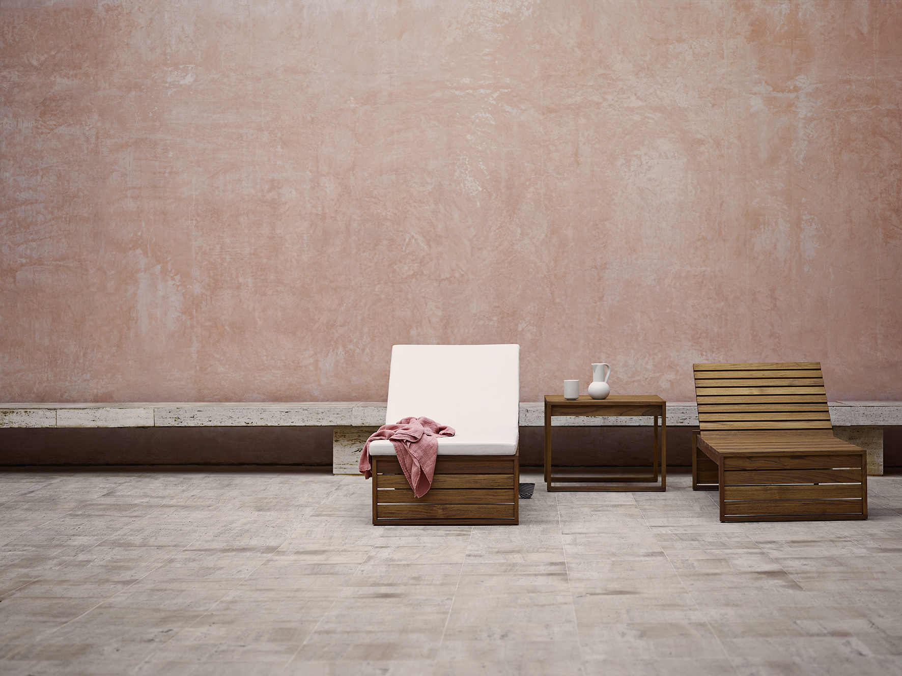 Carl Hansen & Søn's indoor/outdoor collection - with design classics