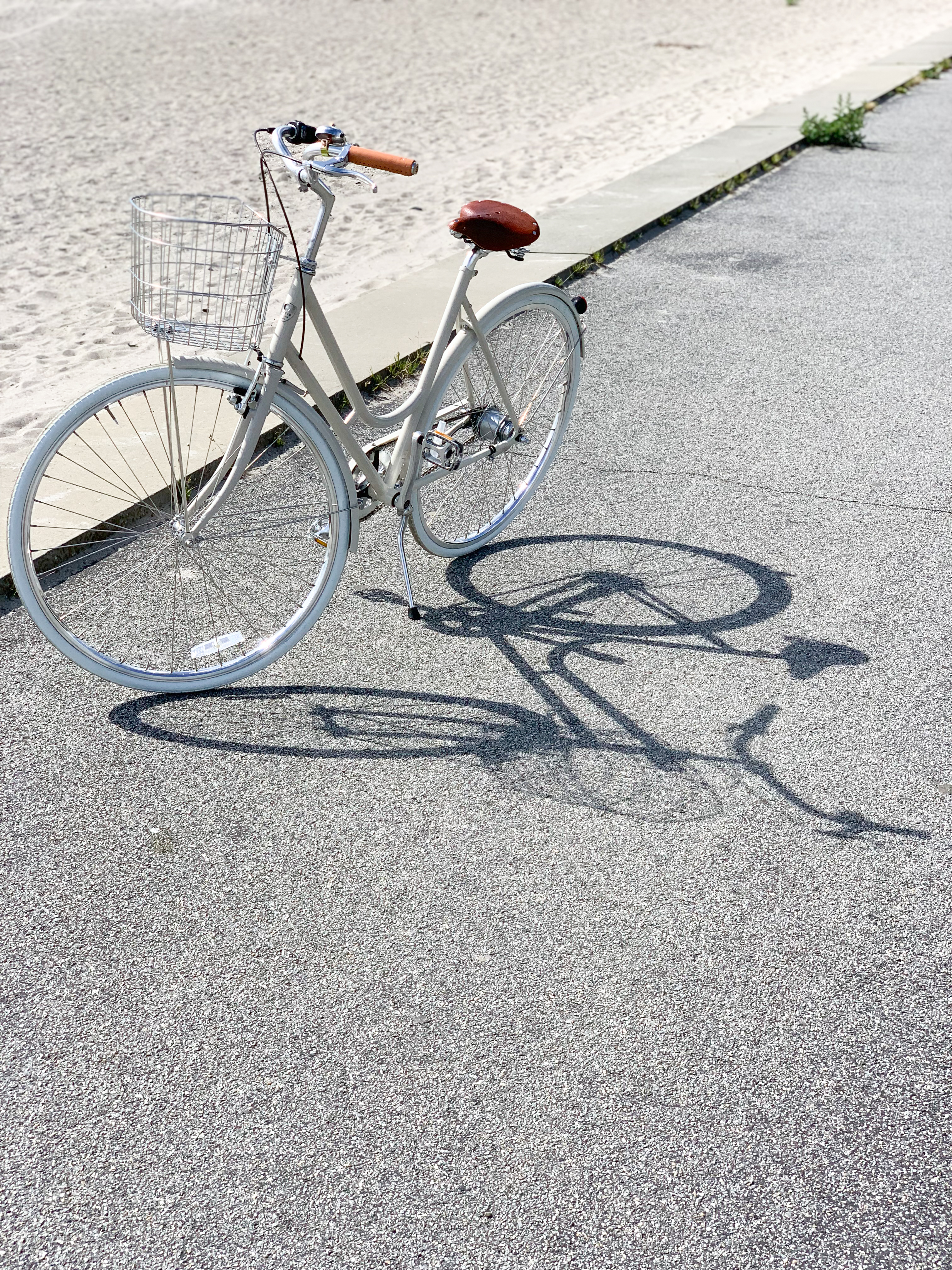 A Swedish minimalist bike, BIKEID. Step through 7